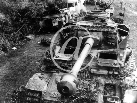 SEES(61500) Seconde guerre mondiale Un convoi allemands a �t� d�truit dans chemin � 8 km � l