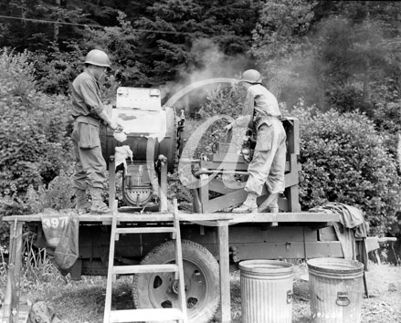 CASTILLON(14490) Seconde guerre mondiale Deux  ingnieurs amricains ont fabriqu une machine  laver avec pices dtaches d