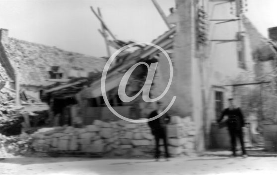 ECOUCHE(61150) 13 août 1944 Ecouché pendant la seconde guerre mondiale (col. Mau.) ECOUCHE(61150) 13 août 1944 Ecouché pendant la seconde guerre mondiale (col. Mau.)