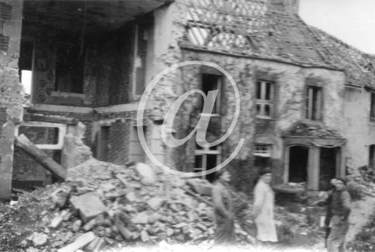 ECOUCHE(61150) 13 août 1944 Ecouché pendant la seconde guerre mondiale (col. Mau.) ECOUCHE(61150) 13 août 1944 Ecouché pendant la seconde guerre mondiale (col. Mau.)