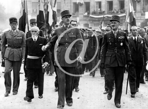 ALENCON(61000) Seconde guerre mondiale Apr�s son discours � l