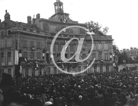 ALENCON(61000) Seconde guerre mondiale Le général de Gaulle prononce son discours à l ALENCON(61000) Seconde guerre mondiale Le général de Gaulle prononce son discours à l