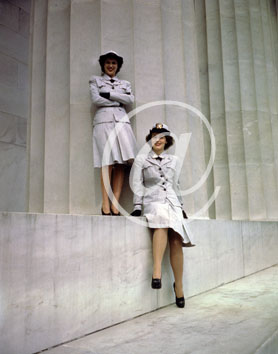 inconnu() Seconde guerre mondiale US Navy en couleurs - Série 80-GK- : Portrait de deux femmes de l inconnu() Seconde guerre mondiale US Navy en couleurs - Série 80-GK- : Portrait de deux femmes de l