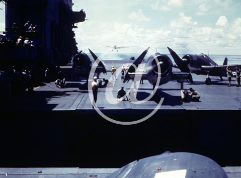 inconnu() Seconde guerre mondiale US Navy en couleurs - S�rie 80-GK- : Sur la piste d