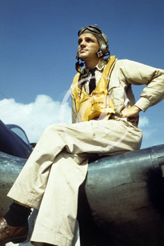 inconnu() Seconde guerre mondiale US Navy en couleurs - S�rie 80-GK- : Un aviateur assis sur son appareil .